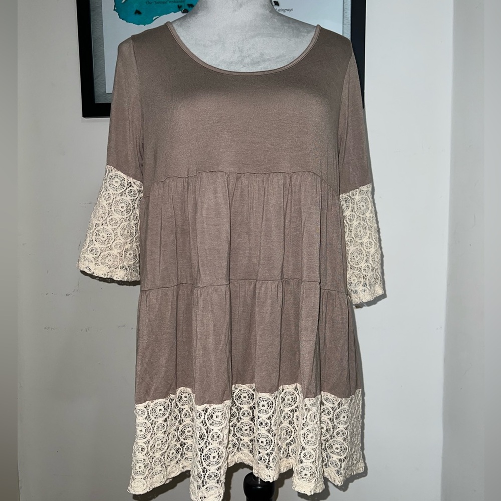 Flamingo Urban Taupe Loose Fitting Lace Trim BoHo Soft Stretchy Top Size Large